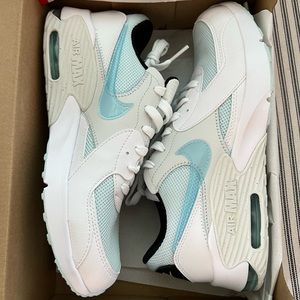White and glacier blue nike air max excee